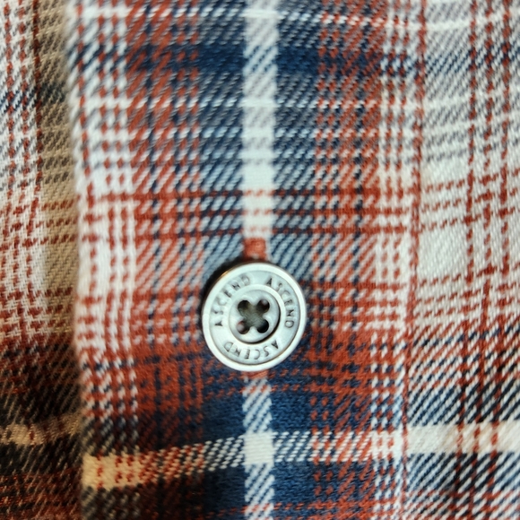 Ascend Plaid Button Down Men's Flannel Shirt in S/P - Picture 4 of 10